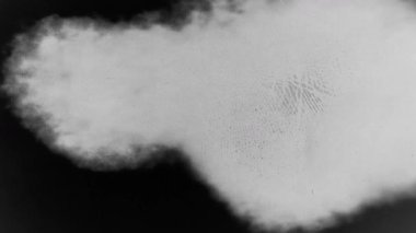 Ink Drops Transition on Black Background 4k Video eski film efekti. Yüksek kaliteli görüntüler