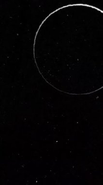 Toz, Çizik ve Yumruk Deliği Detayları ile Yaşlanmış Dikey Film Örtüsü Renkli lekeler ve fırçayla. Yüksek kalite 4k görüntü