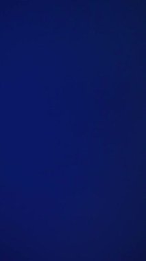 Organik ışık sızıntıları ve fişekler arka plan animasyon görüntülerini etkiler. Zarif soyut arka plan. Yüksek kalite 4k görüntü