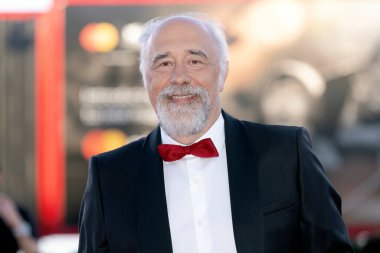 7 Eylül 2023 'te Venedik, İtalya' daki Venedik Film Festivali 'nde yönetmen Giorgio Diritti' Lubo 'nun fotoğraf çağrısına katıldı..