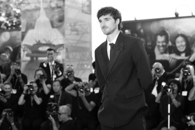 VENICE, İtalya - Eylül 04: Aktör Jacob Elordiy, 80. Venedik Uluslararası Film Festivali 'nde 