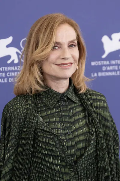 İsabelle Huppert 28 Ağustos 2024 'te Venedik Uluslararası Film Festivali sırasında Venedik, İtalya' da düzenlenen 81..