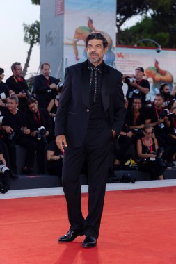 Pierfrancesco Favino, 29 Ağustos 2024 'te Venedik Uluslararası Film Festivali sırasında İtalya' nın Venedik kentinde düzenlenen 31.. 