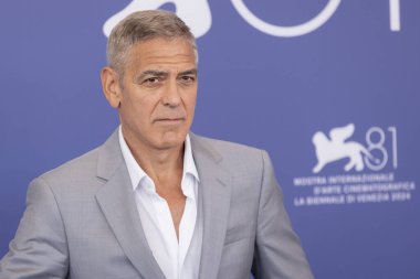 George Clooney, 31 Eylül 2024 'te Venedik Uluslararası Film Festivali sırasında İtalya' nın Venedik kentinde düzenlenen 