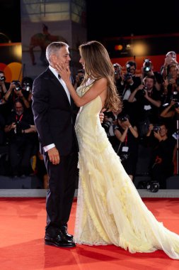 Amal Ramzi Alamuddin Clooney ve George Clooney, 1 Eylül 2024 'te Venedik Uluslararası Film Festivali sırasında Venedik, İtalya' da düzenlenen 