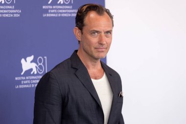 Jude Law 31 Ağustos 2024 'te Venedik Uluslararası Film Festivali sırasında İtalya' nın Venedik kenti Venedik 'te düzenlenen 81.. 