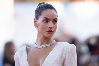 VENICE, İtalya - 31 Ağustos 2024 tarihinde Venedik, İtalya 'da düzenlenen 81. Venedik Uluslararası Film Festivali sırasında Adria Arjona 