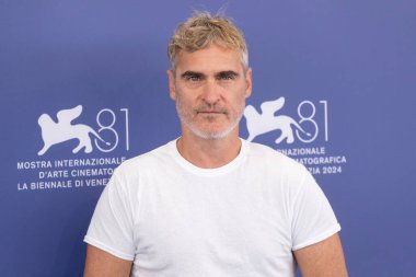 Joaquin Phoenix, Joker filminin folie A Deux adlı resmine katılıyor. 81. Venedik Uluslararası Film Festivali sırasında, 4 Eylül 2024 tarihinde İtalya 'nın Venedik kentinde, Palazzo del Casino' da gerçekleştirildi... 