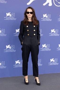 VENICE, İtalya - SEPTEMBER 02: Sara Serraiocco, Venedik Uluslararası Film Festivali 'nin 81. sırasında İtalya' nın Venedik kentinde 2 Eylül 2024 tarihinde Venedik, İtalya 'da gerçekleştirilen 