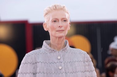 VENICE, İtalya - 2 Eylül 2024 'te Venedik, İtalya' da düzenlenen 81. Venedik Uluslararası Film Festivali sırasında Tilda Swinton 