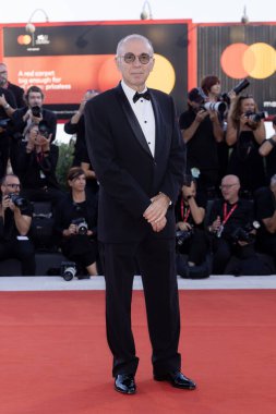 SEPTEMBER 07: Giuseppe Tornatore, Venedik Uluslararası Film Festivali 'nin 81. gününde İtalya' nın Venedik kentinde düzenlenen Kapanış Töreni kırmızı halısına katılıyor..