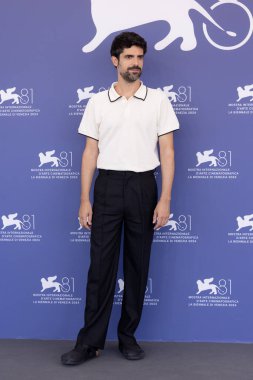 Francesco Carril, Venedik Uluslararası Film Festivali sırasında 3 Eylül 2024 tarihinde Venedik, İtalya 'nın Venedik kentinde düzenlenen 81..