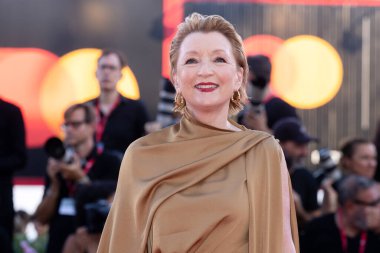 Lesley Manville, Venedik Uluslararası Film Festivali sırasında 3 Eylül 2024 'te Venedik, İtalya' da düzenlenen 81..