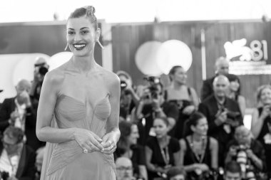 Sveva Alviti, 29 Ağustos 2024 'te Venedik Uluslararası Film Festivali sırasında İtalya' nın Venedik kentinde düzenlenen 31.. 