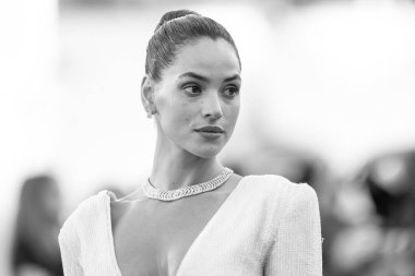 VENICE, İtalya - 31 Ağustos 2024 tarihinde Venedik, İtalya 'da düzenlenen 81. Venedik Uluslararası Film Festivali sırasında Adria Arjona 