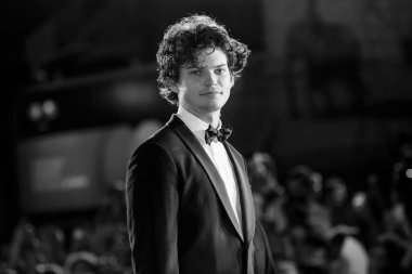 Homer James Jigme Gere, 1 Eylül 2024 'te Venedik Uluslararası Film Festivali sırasında Venedik Film Festivali' nde çekilen İtalya Film Ödülleri kırmızı halısına katıldı.. 