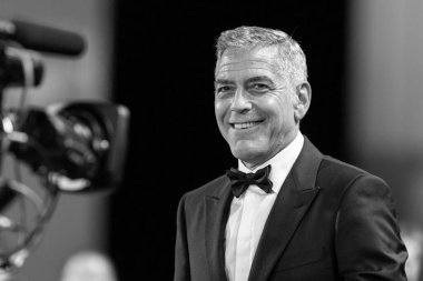 George Clooney 1 Eylül 2024 'te Venedik Uluslararası Film Festivali sırasında Venedik, İtalya' da 
