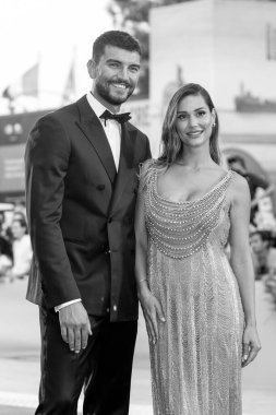 VENEDİS, İTALYA 02 Eylül 2024 tarihinde Venedik, İtalya 'da düzenlenen 81. Venedik Uluslararası Film Festivali sırasında Marco Fantini ve Beatrice Valli 