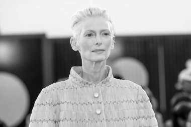 VENICE, İtalya - 2 Eylül 2024 'te Venedik, İtalya' da düzenlenen 81. Venedik Uluslararası Film Festivali sırasında Tilda Swinton 