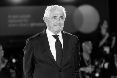 2 Eylül 2024 'te Venedik, İtalya' da düzenlenen 81. Venedik Uluslararası Film Festivali sırasında Michel Boujenah 
