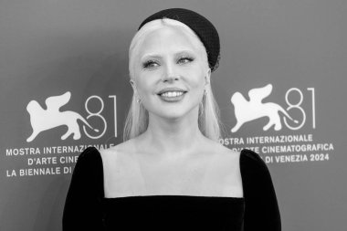 Lady Gaga, Joker filminin fotoğraf çağrısına katıldı: Folie A Deux, 81. Venedik Uluslararası Film Festivali sırasında 4 Eylül 2024 tarihinde İtalya 'nın Venedik kentinde, Palazzo del Casino' da gerçekleşti..