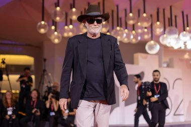 VENICE, ITALY - SEPTEMBER 05: Italian singer Francesco De Gregori attends the premiere of the movie 