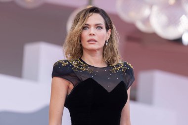 VENICE, ITALY - SEPTEMBER 05: Laura Chiatti attends the Nuovo IMAIE Venice Award red carpet during the 82nd Venice Film Festival on September 05, 2025 in Venice, Italy.