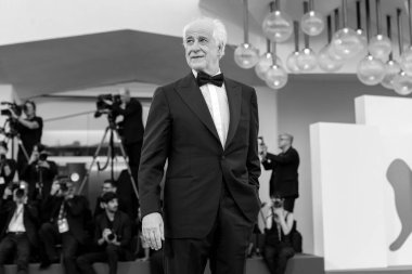 VENICE, ITALY - SEPTEMBER 06: Toni Servillo attends the 2025 Closing Ceremony red carpet during the 82nd Venice Film Festival on September 06, 2025 in Venice, Italy.