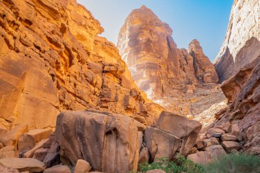 Jabal Ikmah kutsal kanyonu, Al Ula, Suudi Arabistan