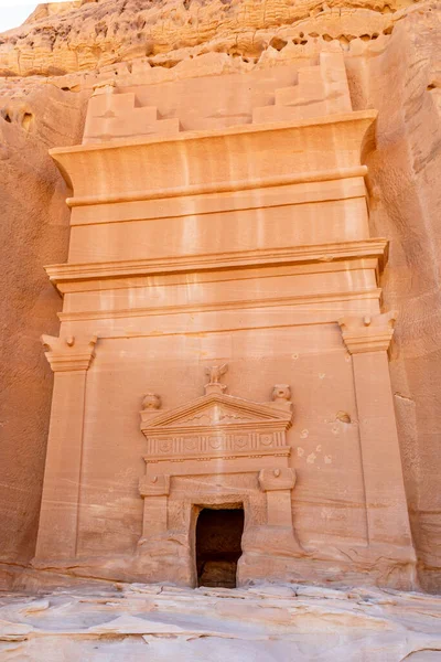 Entrada Ornamentada Tallada Tumba Nabatea Complejo Jabal Banat Hegra Ula — Foto de Stock