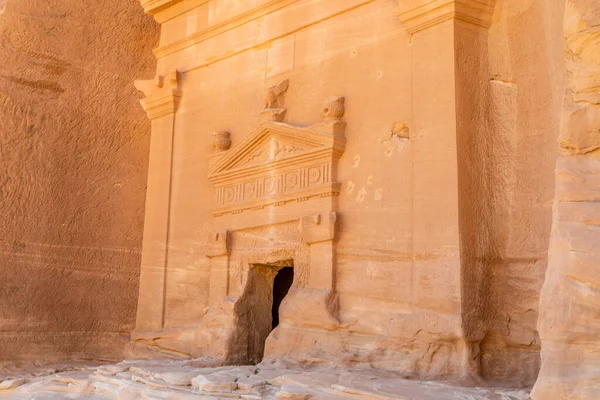 Entrada Ornamentada Tallada Tumba Complejo Jabal Banat Hegra Ula Arabia — Foto de Stock
