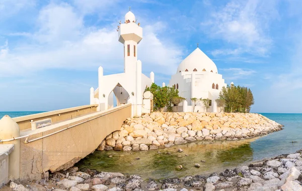 stock image White Salem Bin Laden Mosque built on the island with sea in the background, Al Khobar, Saudi Arabia