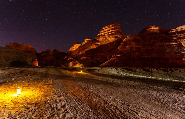 Cielo Stellato Sul Deserto Illuminato Panorama Notturno Hegra Ula Arabia — Foto Stock