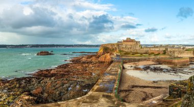 Elizabeth Castle 'ın gelgit manzarası, Saint Helier, Jersey icra memuru, Kanal Adaları, İngiltere