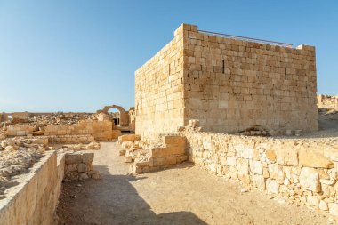 Nabataean şehri yakınlarındaki antik Roma gözlem kulesi Avdat, Negev Çölü, İsrail