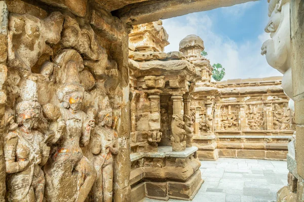 Kailasanathar temple ancient idol statues walls decoration, Kanchipuram, Tondaimandalam region, Tamil Nadu, South India