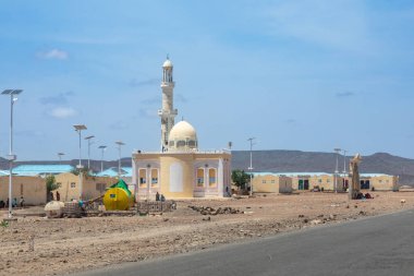 Çölde kemerli sarı cami, Arta bölgesi, Cibuti, Afrika Boynuzu