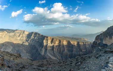 Umman 'ın panoramik manzarası, Balkon yürüyüş yolu, Jabal Akhdar Dağları, Umman