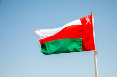Umman bayrağı rüzgarda dalgalanıyor, Jabrin, Bahla, Sultan Umman