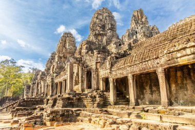 Taş yüzlü Antik Bayon Tapınağı, Angkor Thom, Siem Reap, Kamboçya