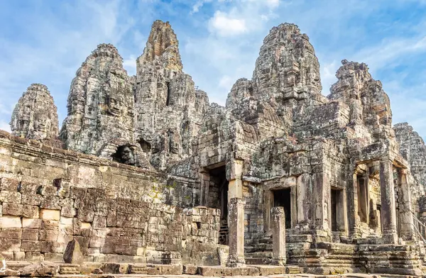 Taş yüzlü Antik Bayon Tapınağı, Angkor Thom, Siem Reap, Kamboçya