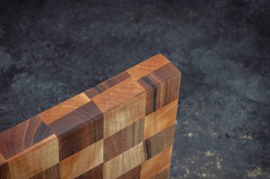 Klasik kesim tahtası. Evde yemek pişirmek için aksesuarlar. Ürünleri kesme tahtası. Biftek kesme tahtası. Farklı odunlardan üretilen ürünler..