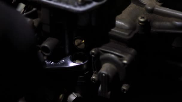 Auto Mechanic Repairing Car Ring Spanner — Vídeo de Stock