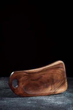 Büfe aperatifler, meyveler, fındıklar, peynirler, etler ve ana yemekler için tahtadan yapılmıştır. Sert ve egzotik ağaç türlerinden lüks ürünler. Modern bir mutfak için aksesuarlar..