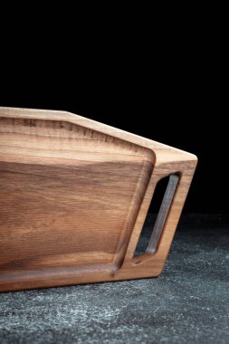 Büfe aperatifler, meyveler, fındıklar, peynirler, etler ve ana yemekler için tahtadan yapılmıştır. Sert ve egzotik ağaç türlerinden lüks ürünler. Modern bir mutfak için aksesuarlar..