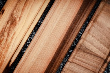 Büfe aperatifler, meyveler, fındıklar, peynirler, etler ve ana yemekler için tahtadan yapılmıştır. Sert ve egzotik ağaç türlerinden lüks ürünler. Modern bir mutfak için aksesuarlar..