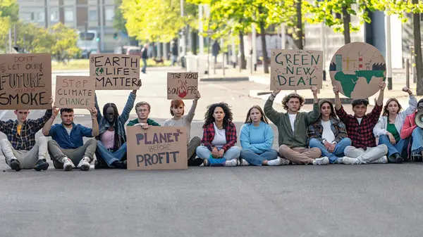 Değişimi Protesto Eden Çevreci Eylemciler Bir Grup Eylemci Iklim Değişikliğine — Stok fotoğraf