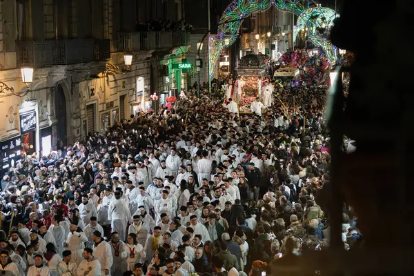 Catania Sicily Italy 2024 Crowd Devotees Vibrant Sant Agata Festival — Stock Photo, Image