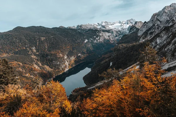 Lago Montanha Gossausee Nos Alpes Austríacos Paisagem Montesa Cores Outono — Fotografia de Stock