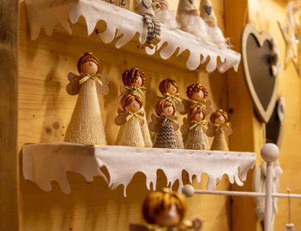 Market Stall Showing Assortment Handmade Angle Figures Traditional Famous Christmas — Stock Photo, Image